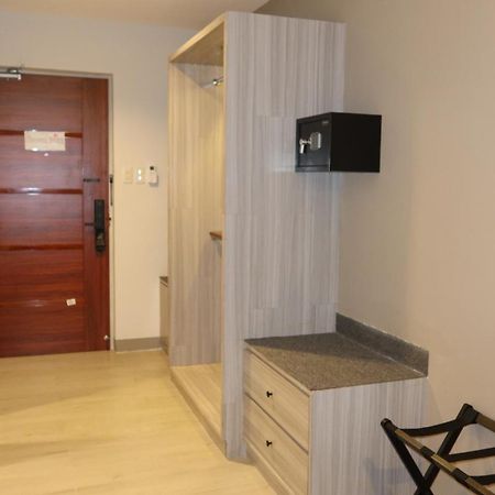 Centennial Inn Kawit Exterior foto